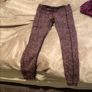 Lululemon pants size 6